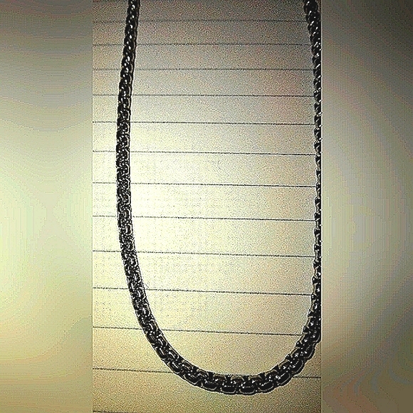 Silvertone Fashion Chain - Picture 2 of 3